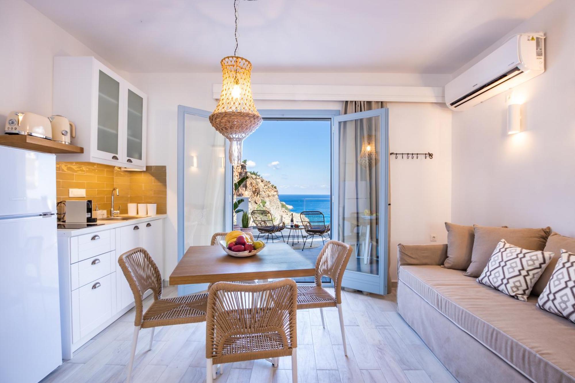 Yploui Suites 카르파토스 외부 사진