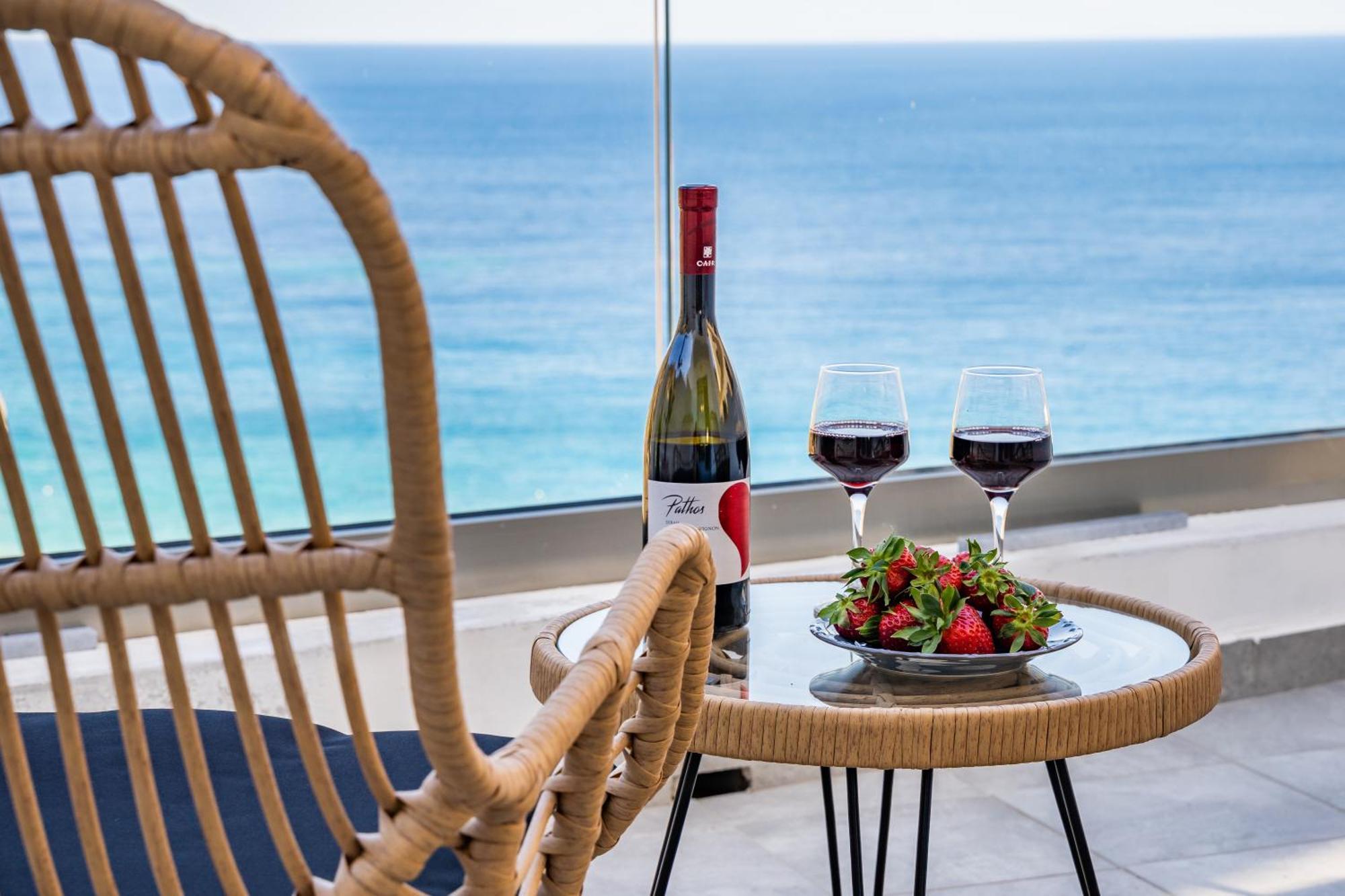 Yploui Suites 카르파토스 외부 사진